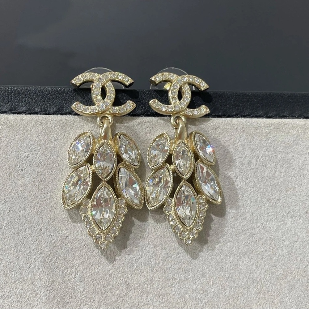 🆕 Crystal earrings 💥